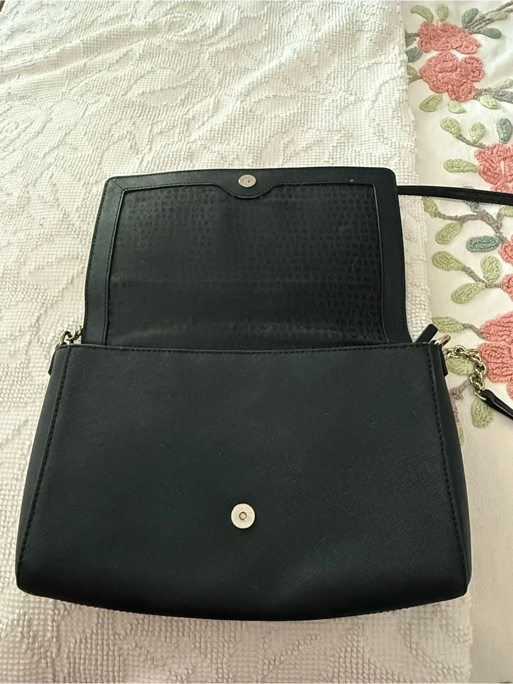 Kate Spade New York Black Saffiano Leather Crossbody Bag Gold Chain Accent‎